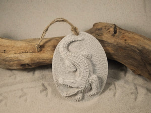 ALLIGATOR ORNAMENT, SAND ORNAMENT, TROPICAL SEASIDE ORNAMENT, COASTAL BEACH GIFT, MADE IN FLORIDA, BEACH LOVER GIFTS, BEACH SAND KEEPSAKES, VACATION SOUVENIR, GIFT SHOP OWNERS, PROMOTIONAL ITEMS, PARTY FAVOR, SPECIAL EVENT, COLLECTIBLES, HAND-CRAFTED, FUNDRAISER