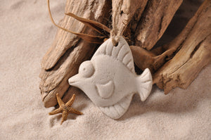 TROPICAL FISH ORNAMENT, FISH SAND ORNAMENT, MARINE LIFE ORNAMENT, COASTAL BEACH GIFT, MADE IN FLORIDA, BEACH LOVER GIFTS, BEACH SAND KEEPSAKES, VACATION SOUVENIR, GIFT SHOP OWNERS, PROMOTIONAL ITEMS, PARTY FAVOR, SPECIAL EVENT, COLLECTIBLES, HAND-CRAFTED