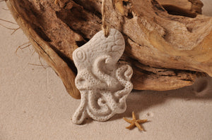 OCTOPUS ORNAMENT, SAND ORNAMENT, TROPICAL SEASIDE ORNAMENT, COASTAL BEACH GIFT, MADE IN FLORIDA, BEACH LOVER GIFTS, BEACH SAND KEEPSAKES, VACATION SOUVENIR, GIFT SHOP OWNERS, PROMOTIONAL ITEMS, PARTY FAVOR, SPECIAL EVENT, COLLECTIBLES, HAND-CRAFTED, FUNDRAISER